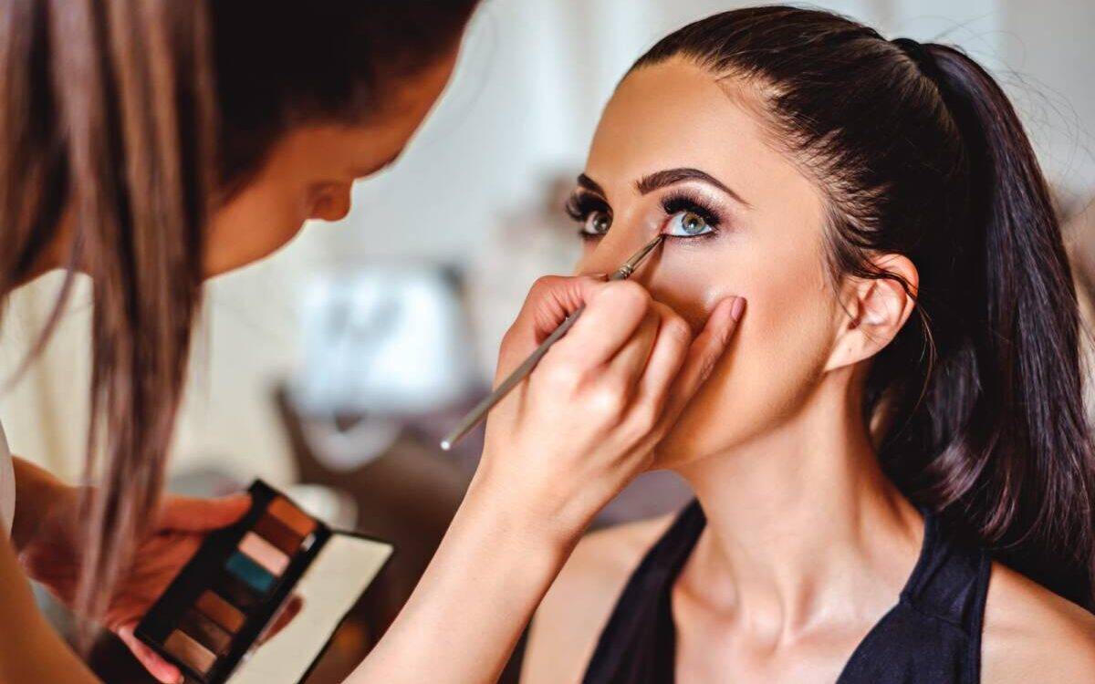 Maquillage de jour ou de mariée en institut de beauté à Staffelfelden proche de Wittelsheim Rixheim